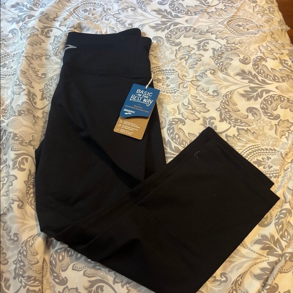 Brooks Greenlight Essential Capri Leggings